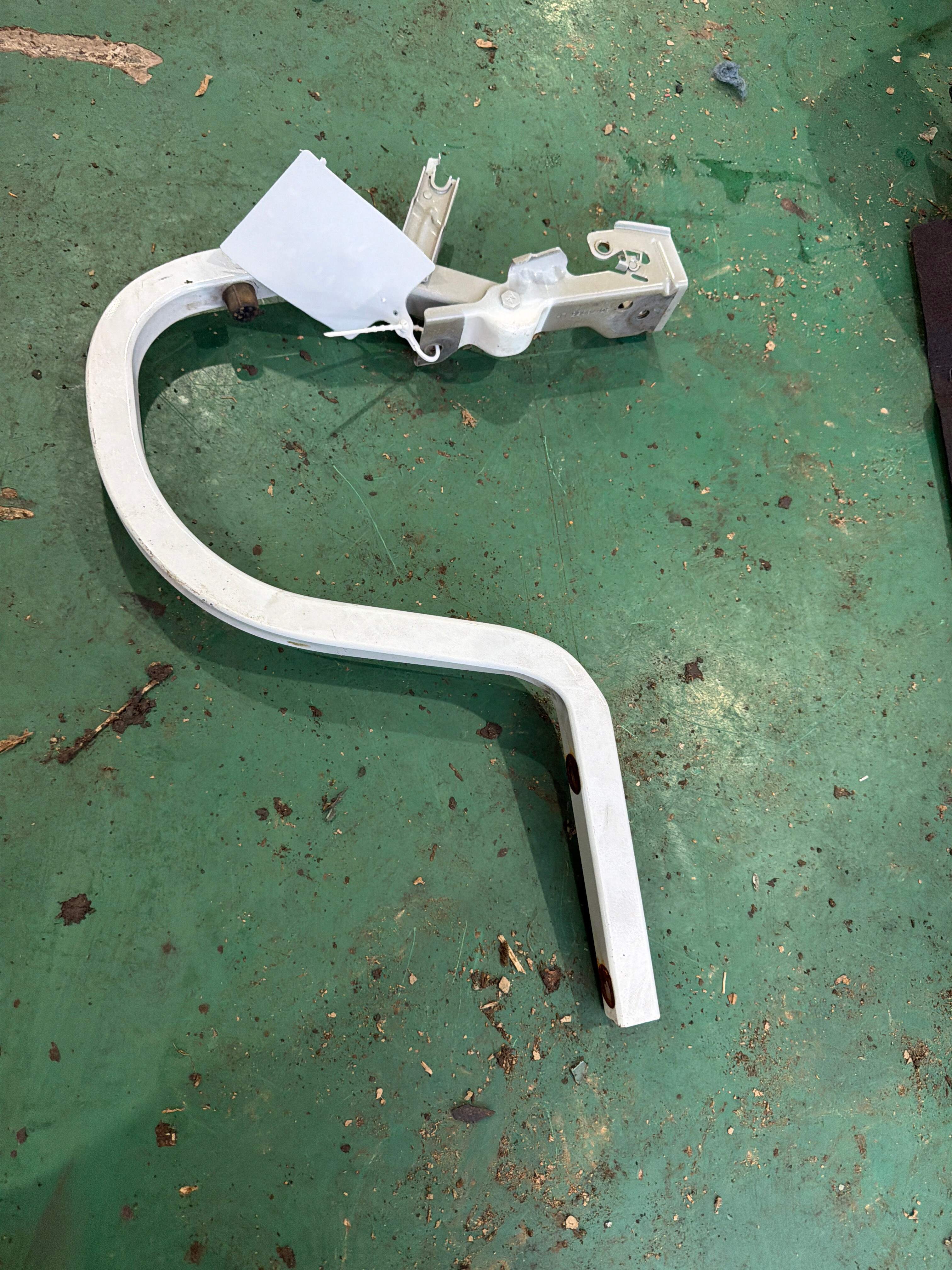 39179065 Trunk Lid Hinge, Left