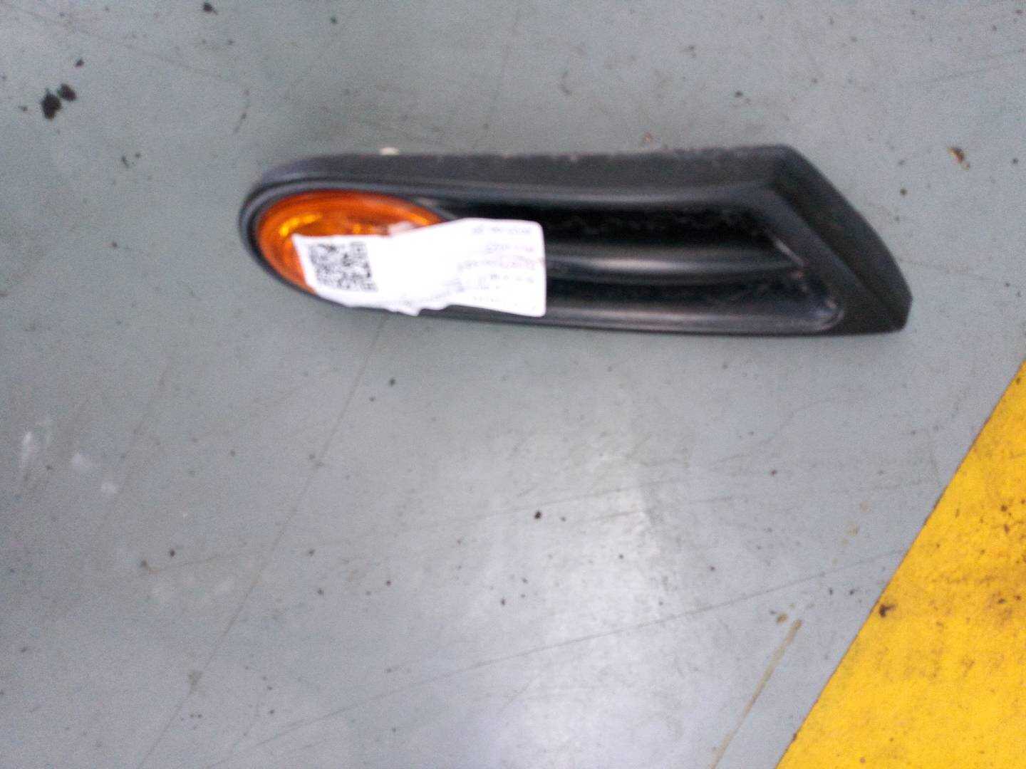 51167324152 Front Fender Light, Right