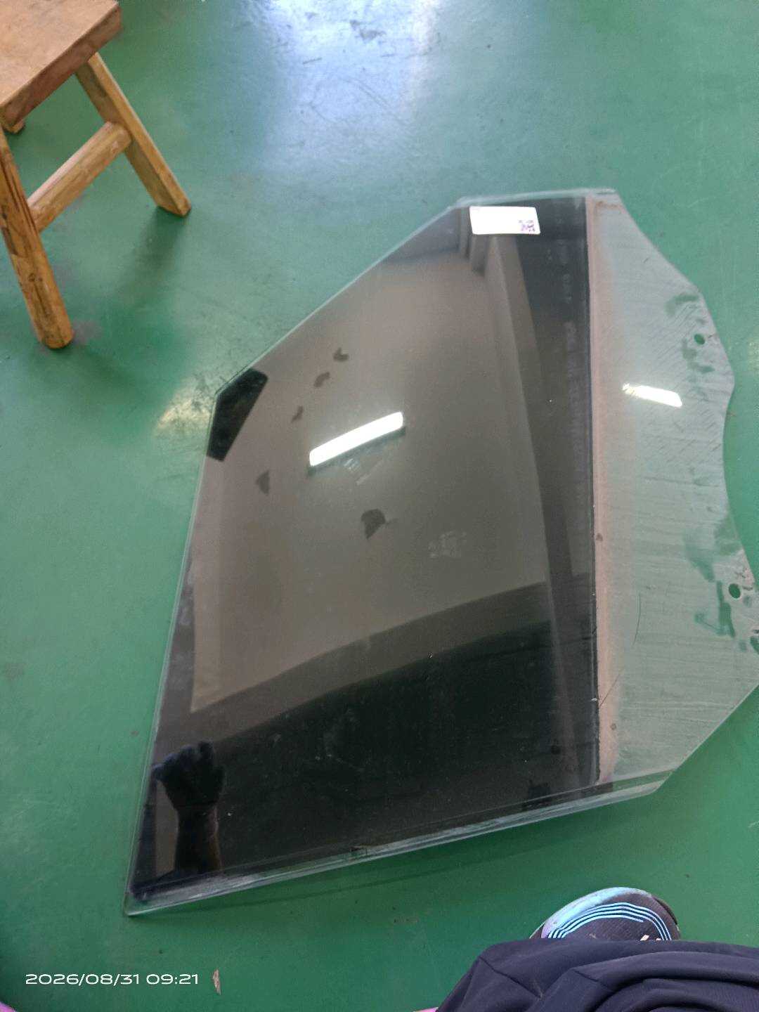 51339800568 前门玻璃(右)