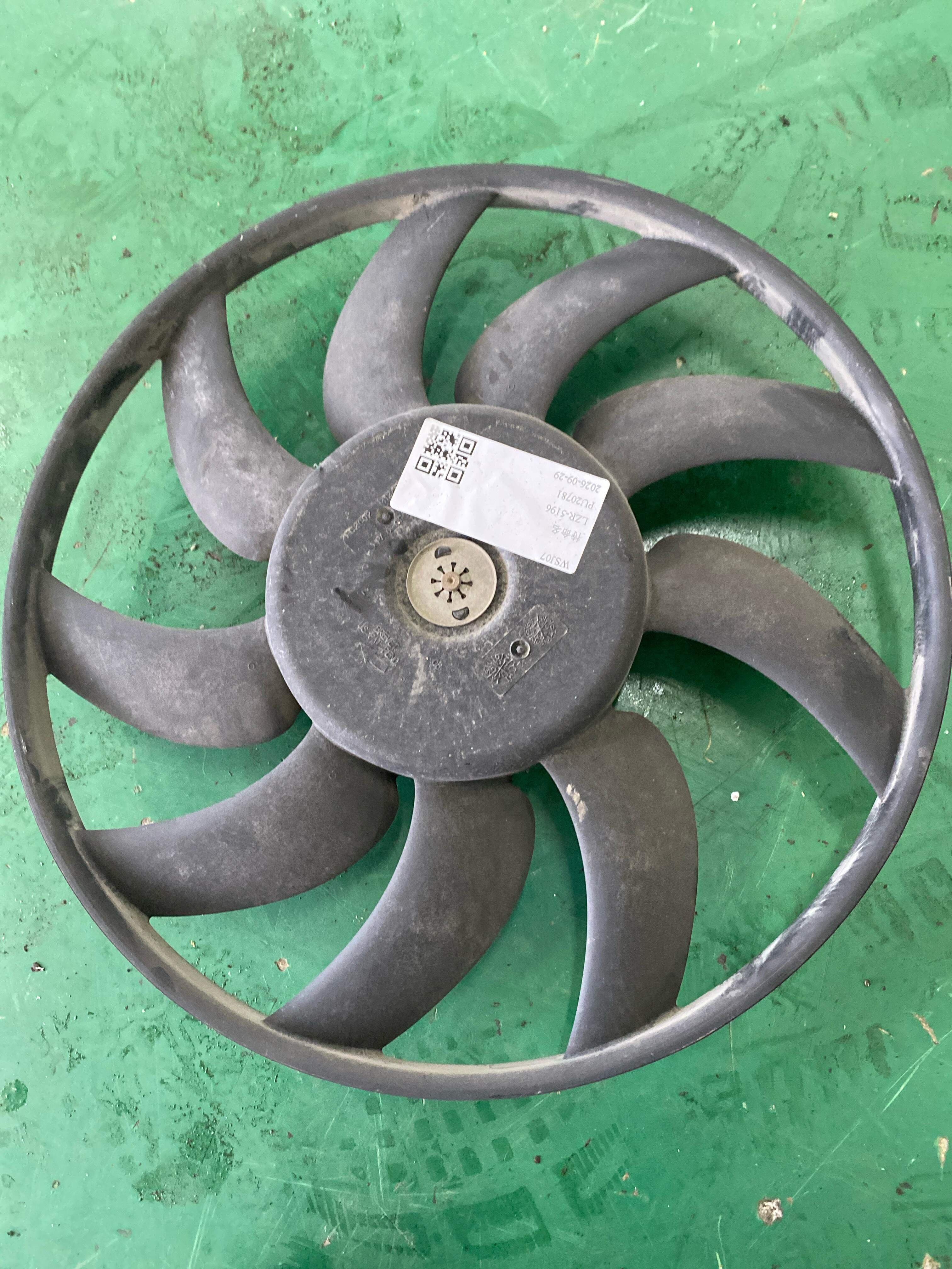 8K0959455M Radiator Fan, Right