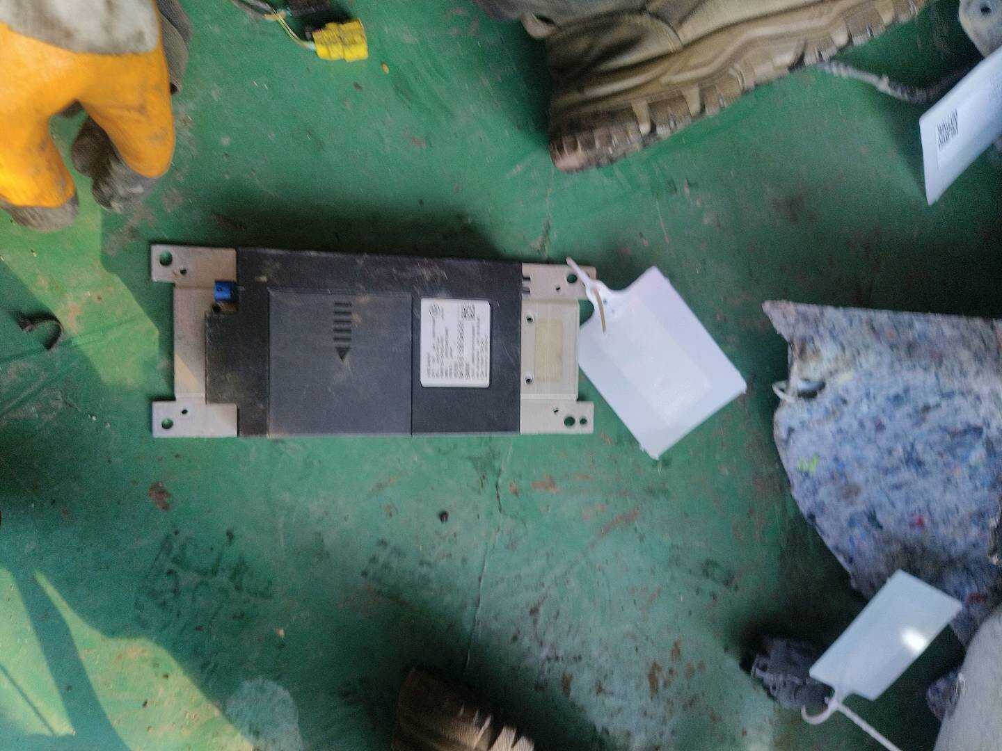 84109362848 车载通讯控制模块