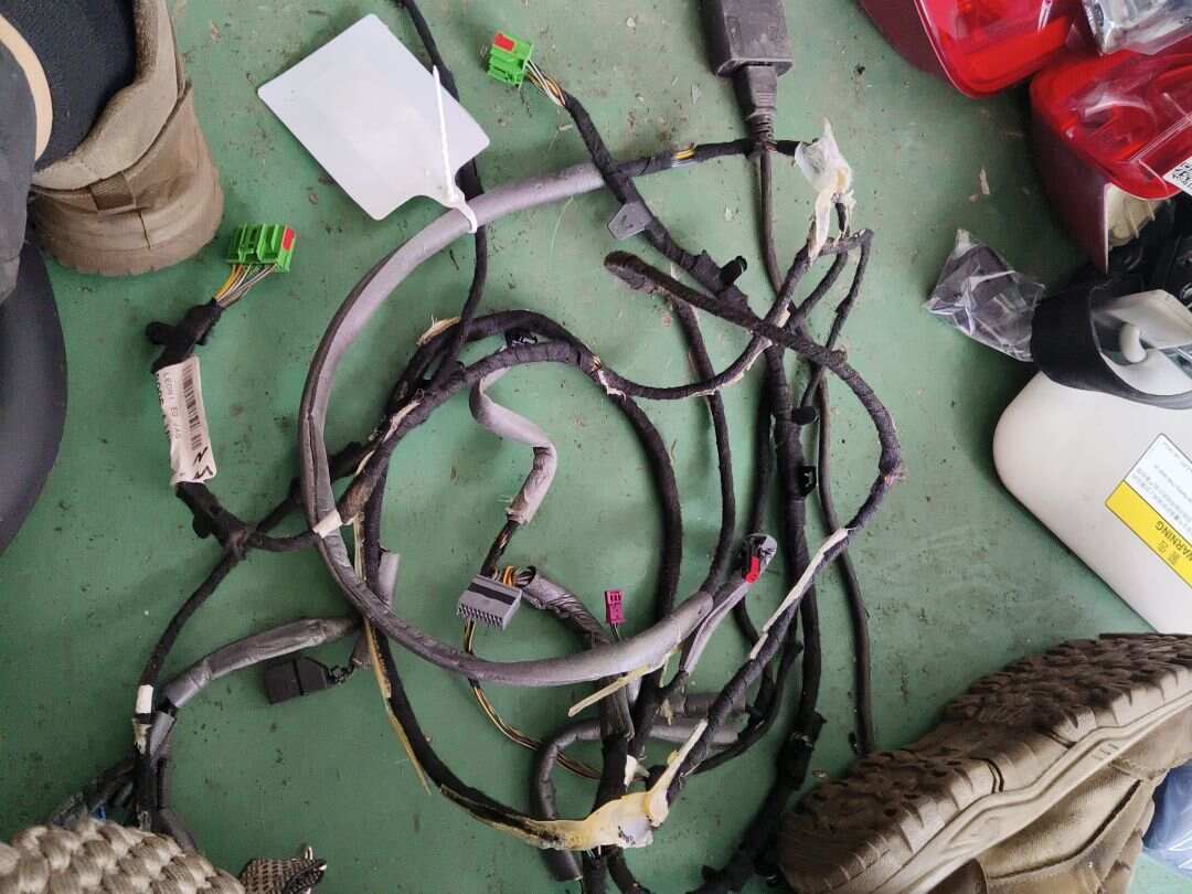 T4N8478 车顶线束