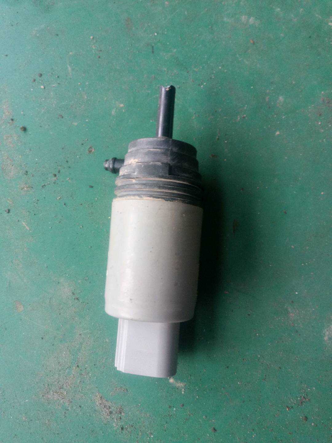 67126934159 前风挡雨刮清洗器泵
