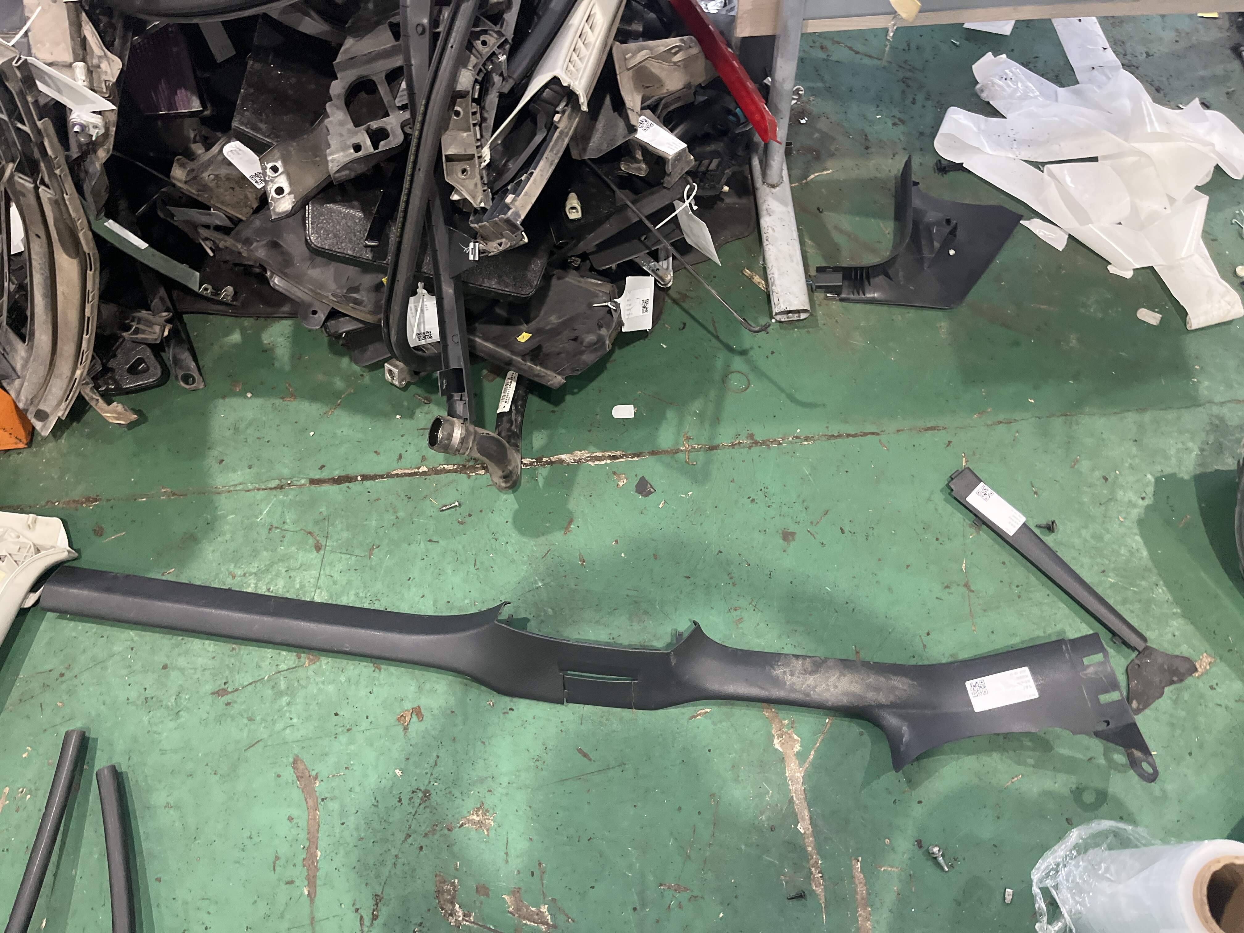 1K5853372B Side Sill Trim Panel, Right