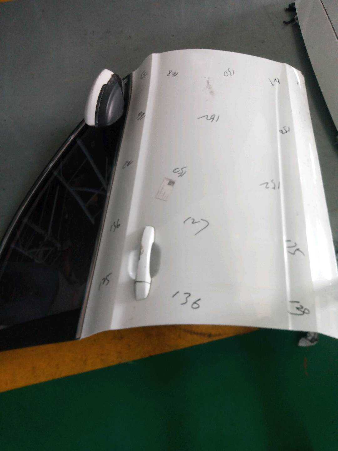 10169204SEPP 前门壳（右）