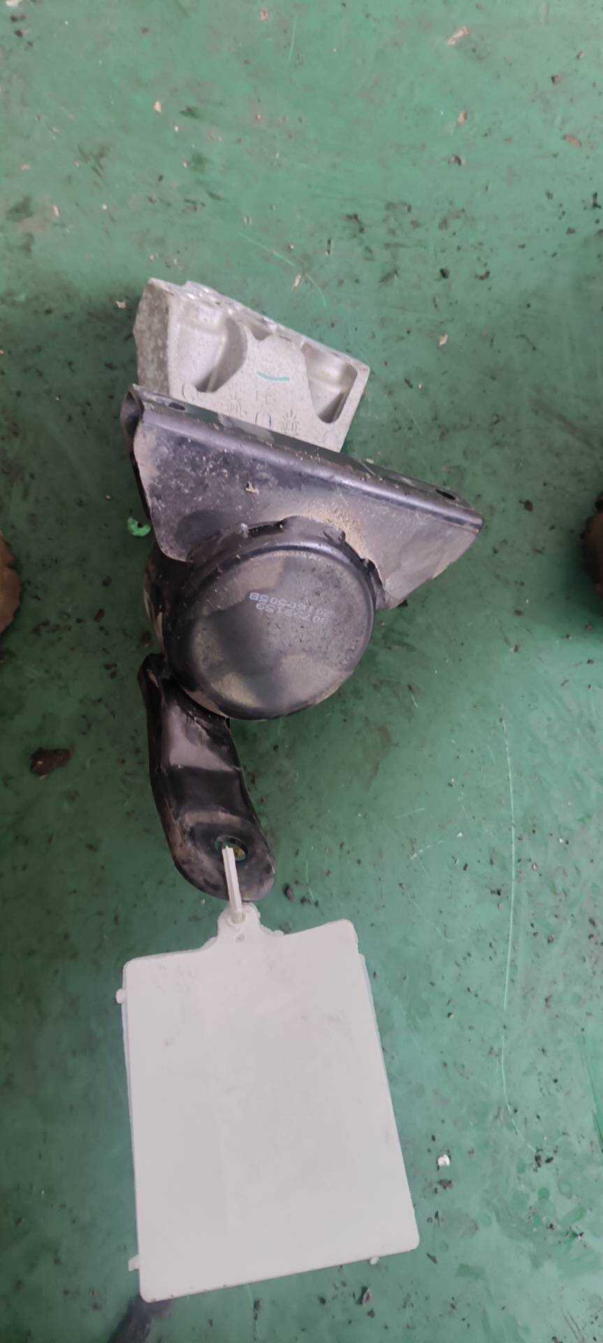 90799159 Engine Mount Rubber, Left