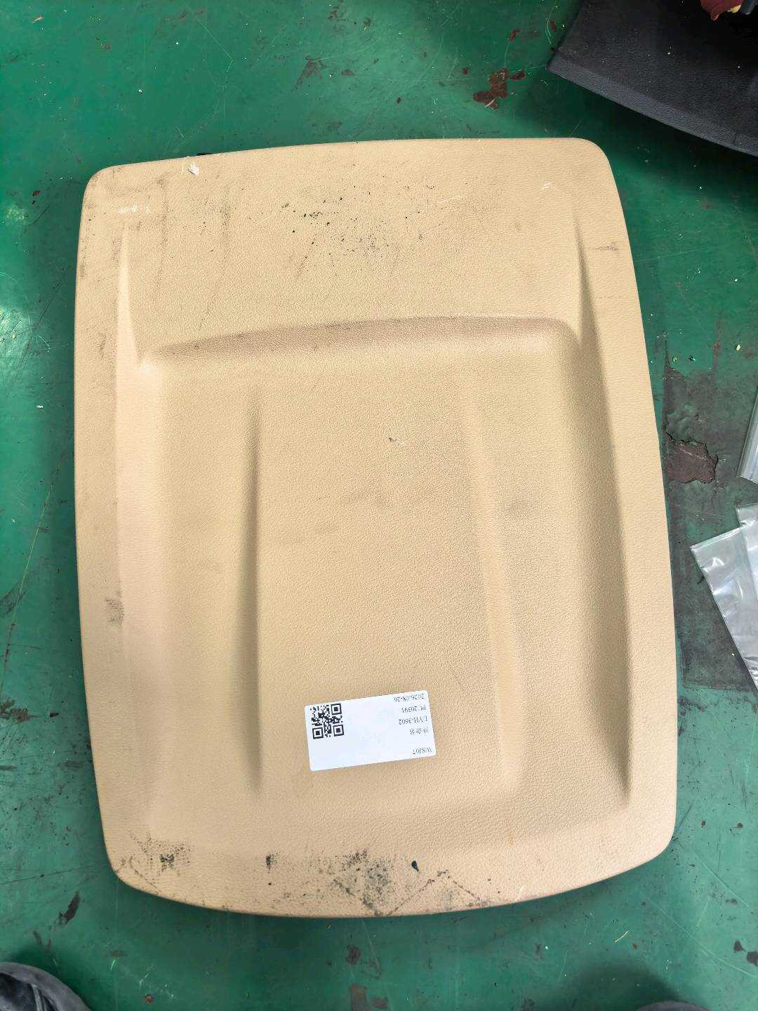 52107254430 副驾驶员座椅靠背骨架护面