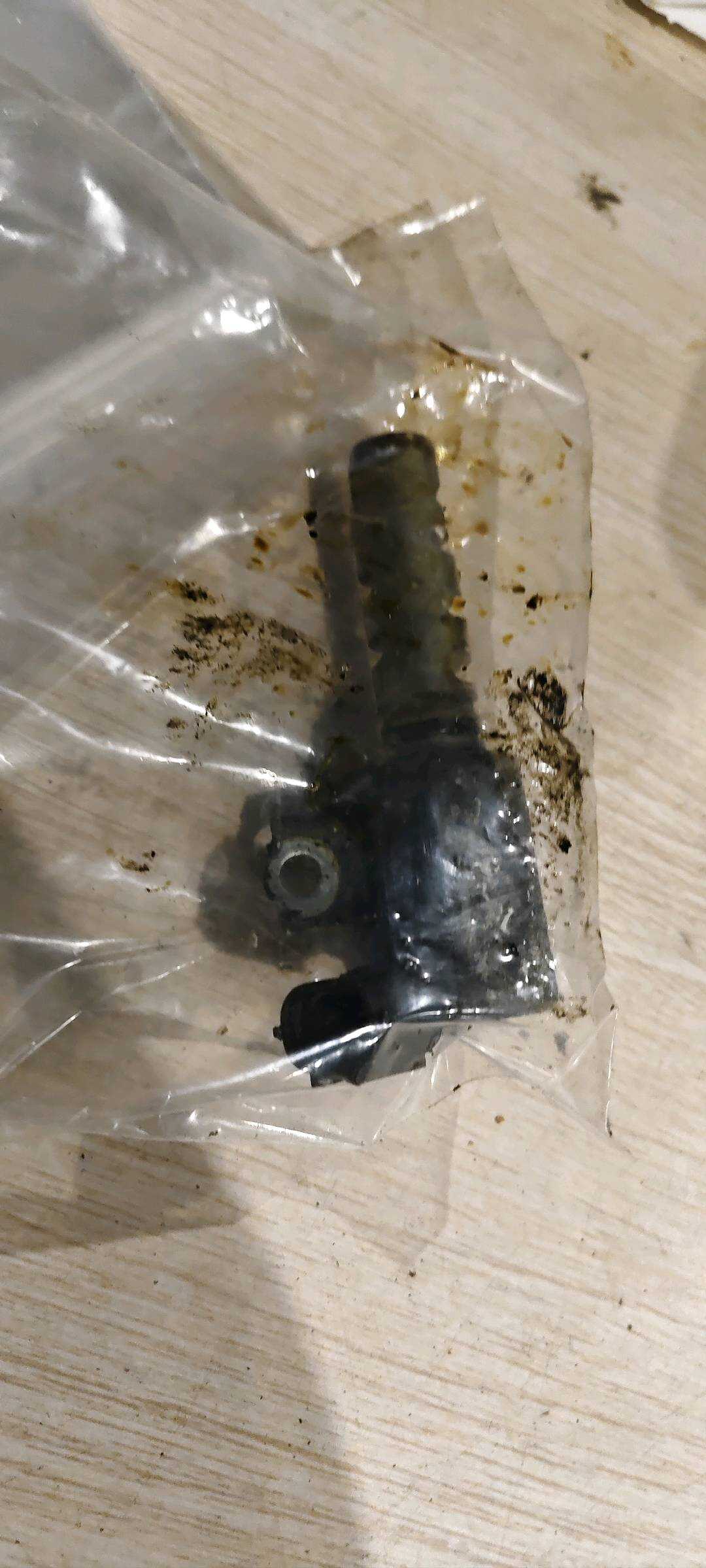 1533031020 凸轮轴正时油压控制阀(右)