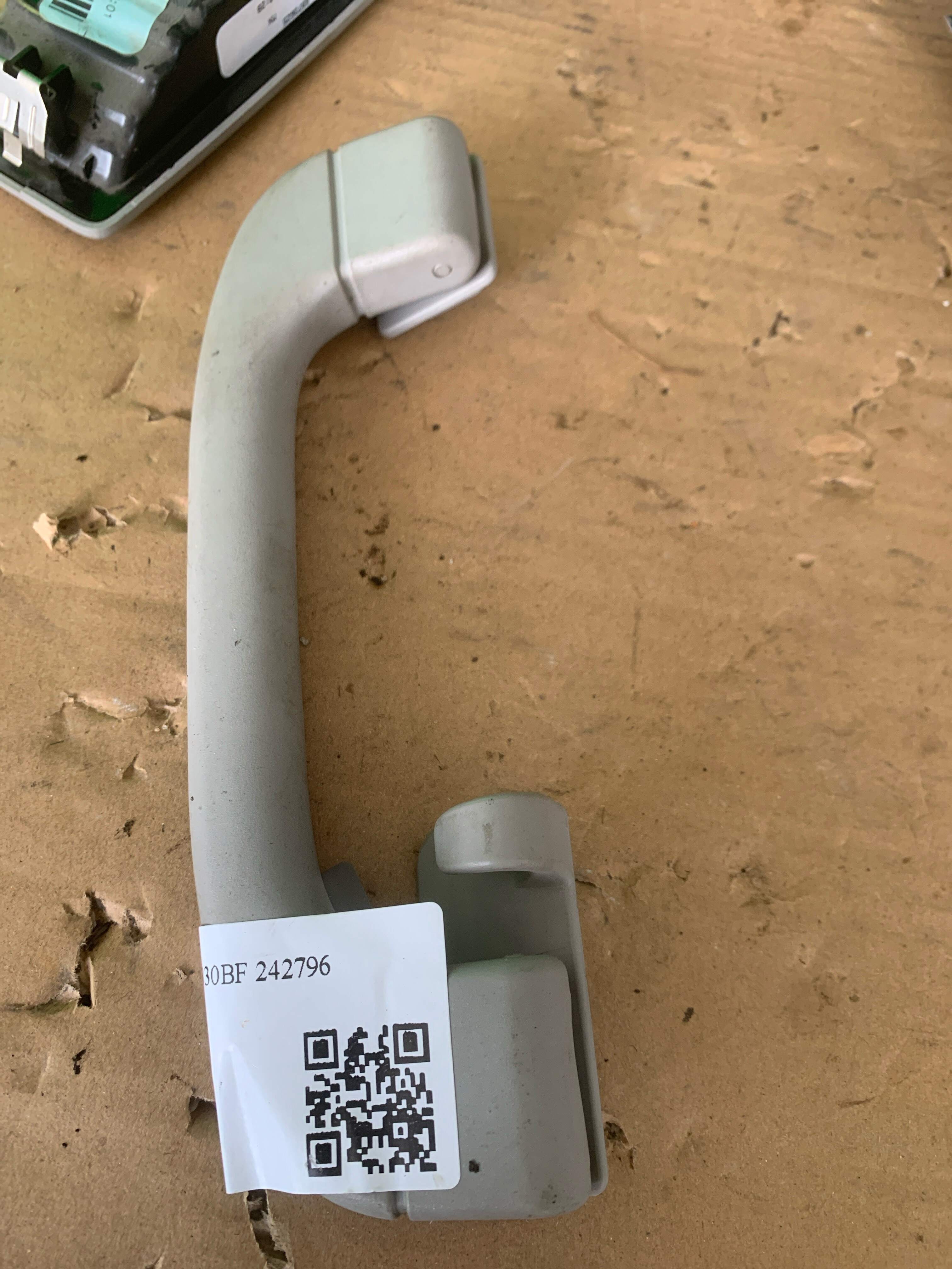 51166977714 车顶扶手（右后）
