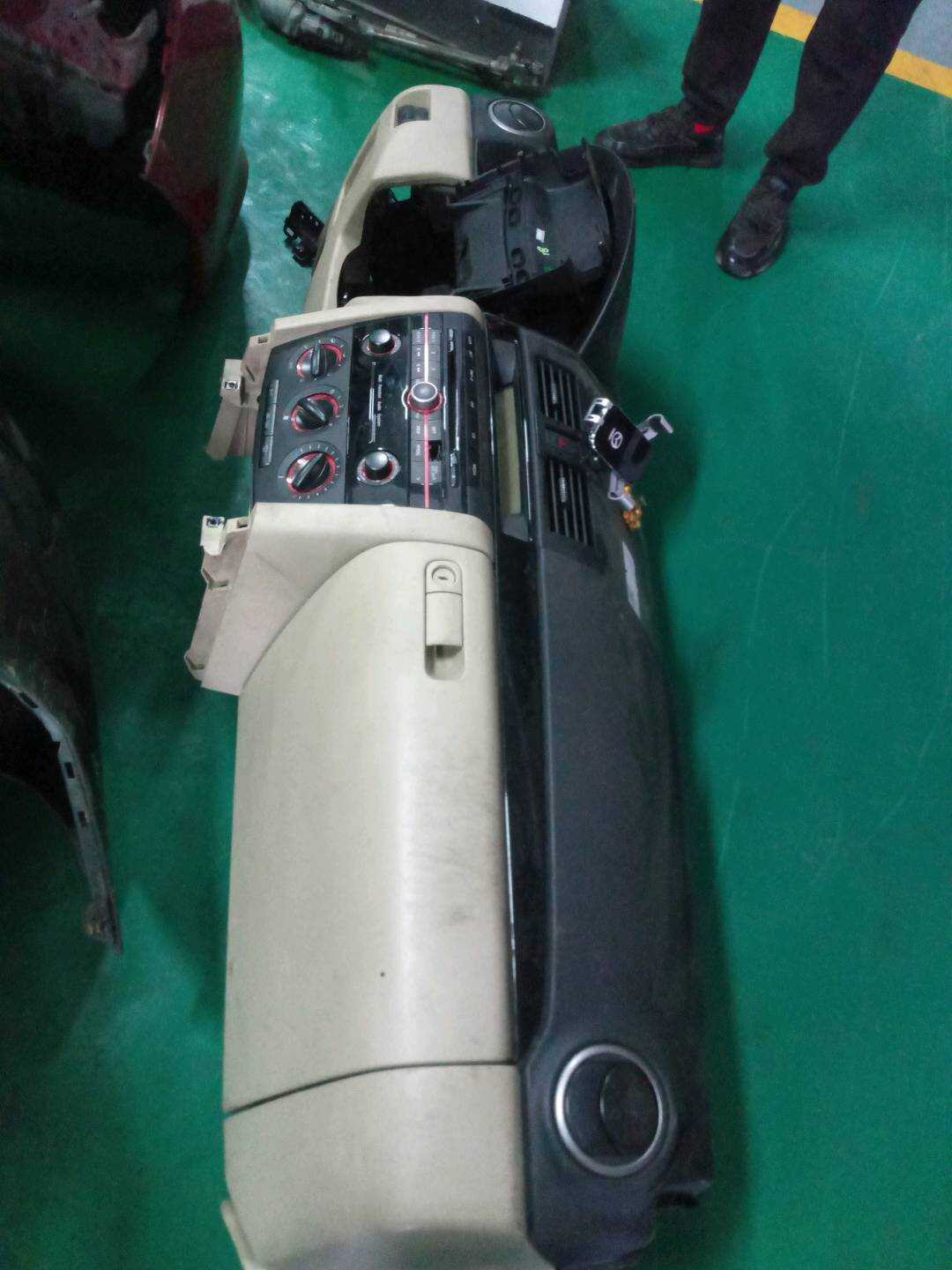 BS1A6042XA 仪表台壳