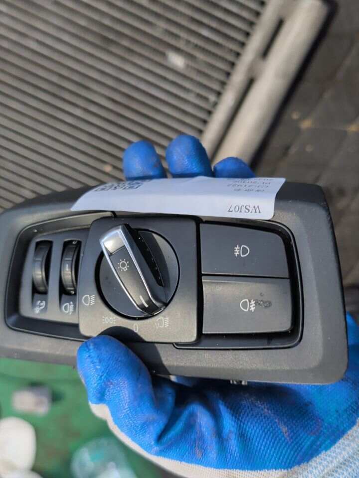 61315A25465 灯光开关