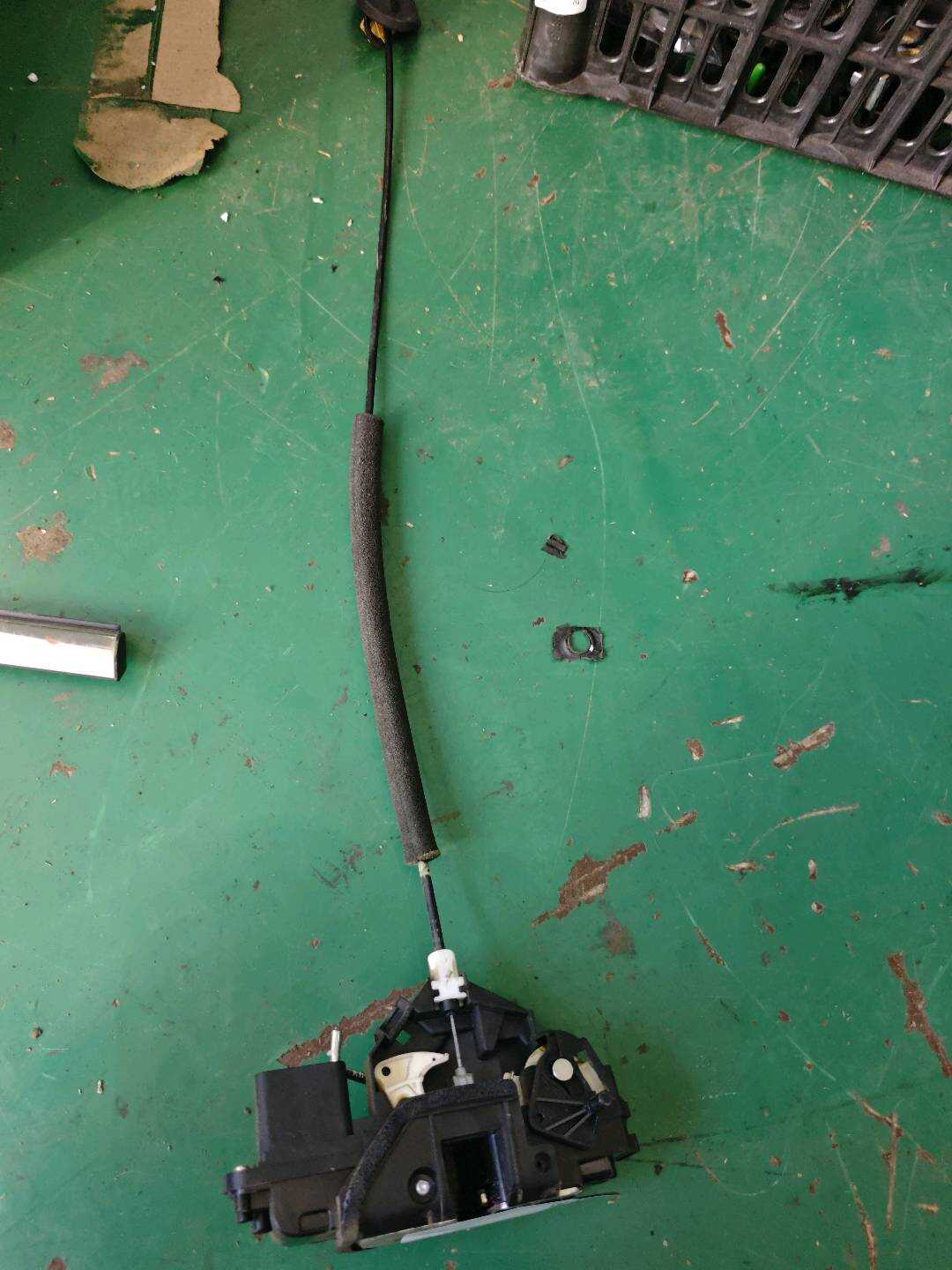 MEH6205200A Rear Door Lock Assembly, Left