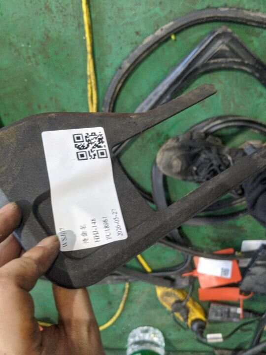 7T437862285 饰板