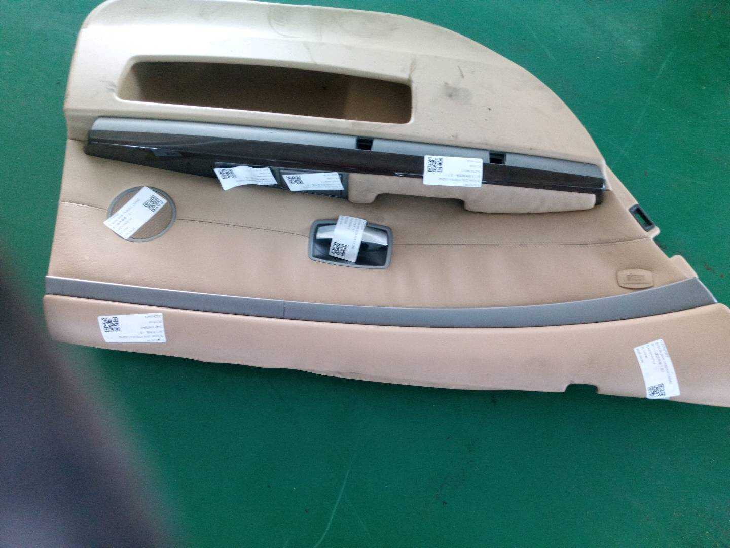 61316919880 后门玻璃升降开关（左）