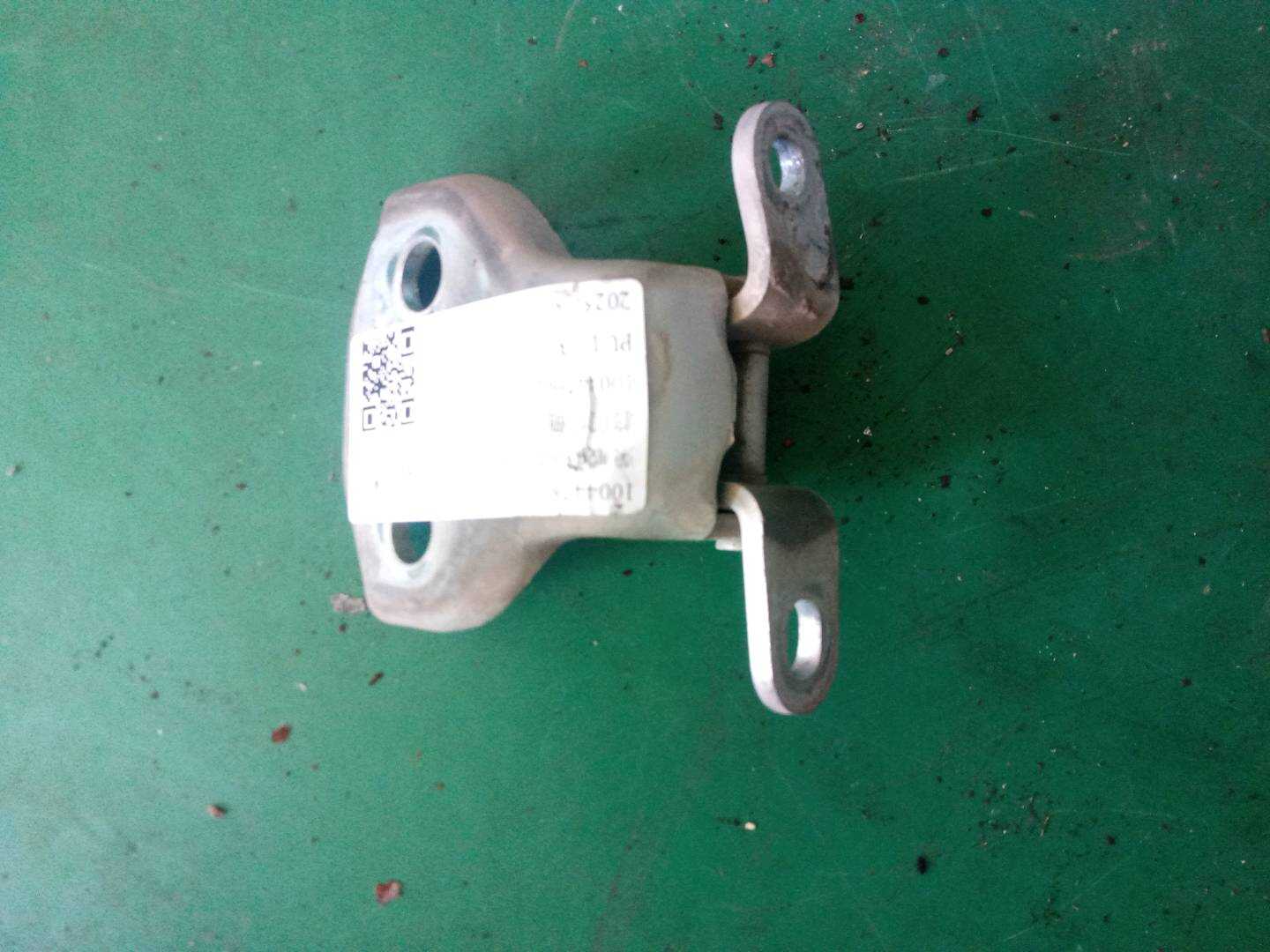 10044789 Front Door Hinge (Lower Left)