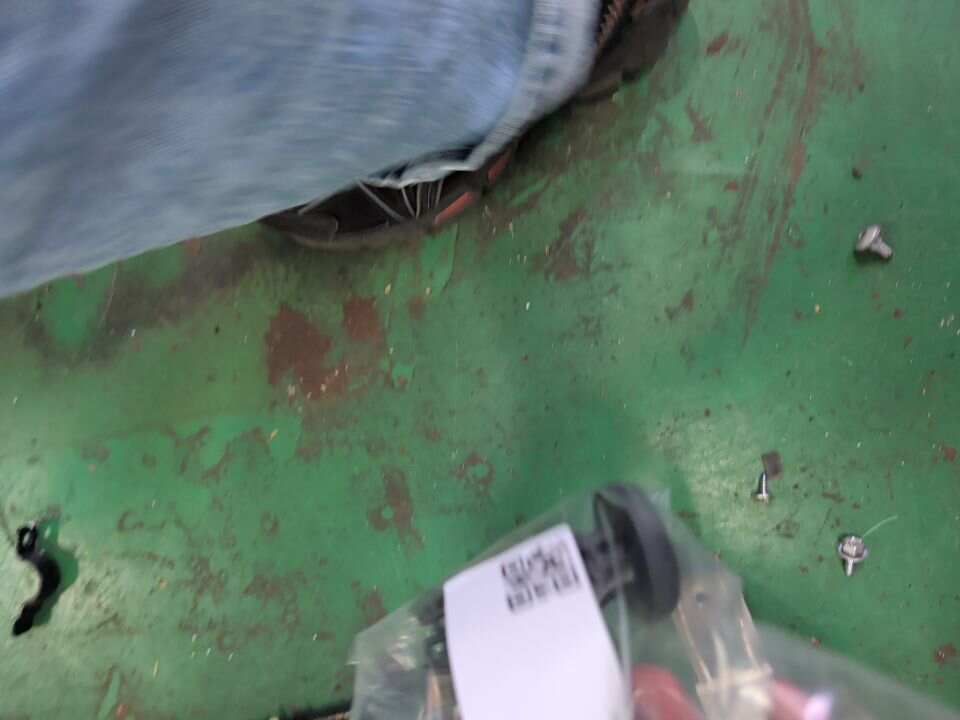 1KD886920B 后排座椅头枕导套