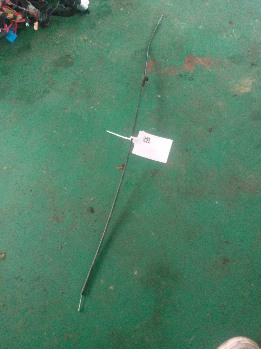 51237184452 前机盖拉线(后)