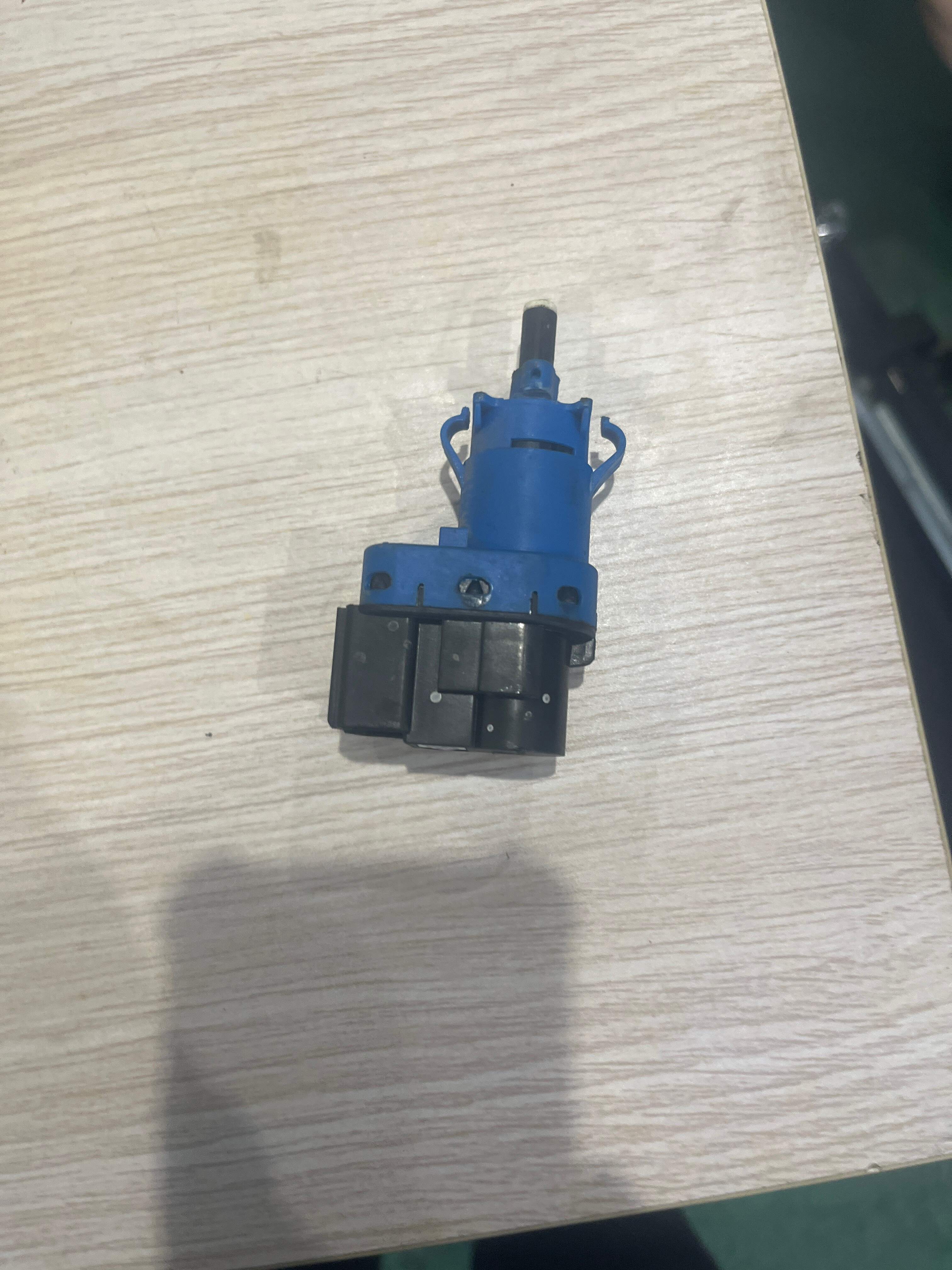 4134400XSZ08A 制动灯开关总成