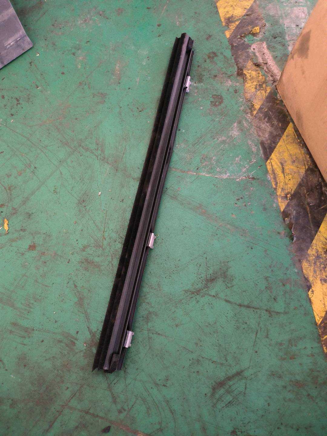 P0007946AH 后门内水切密封条 - 右