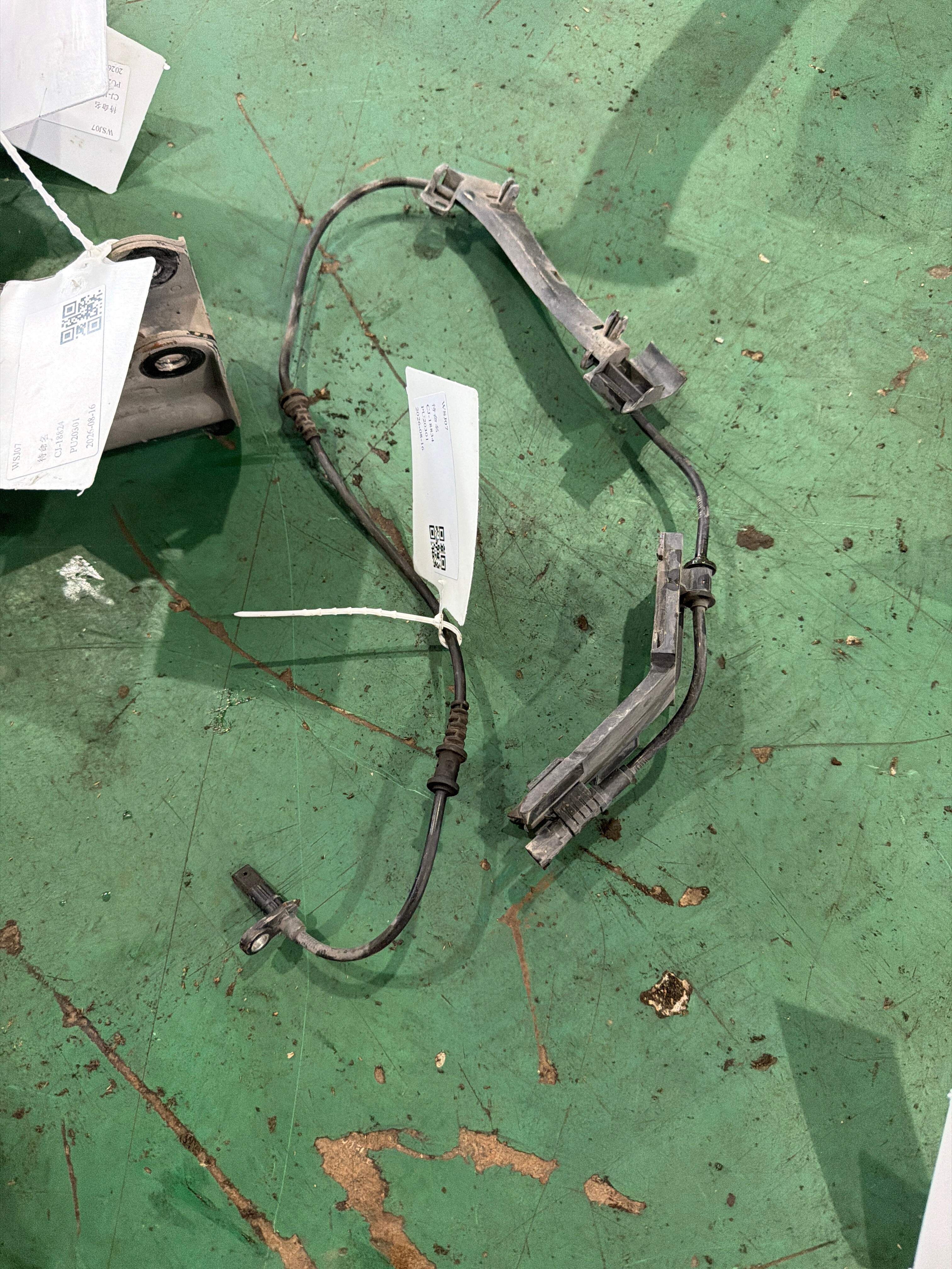 A2469057703 ABS前轮传感器(左)
