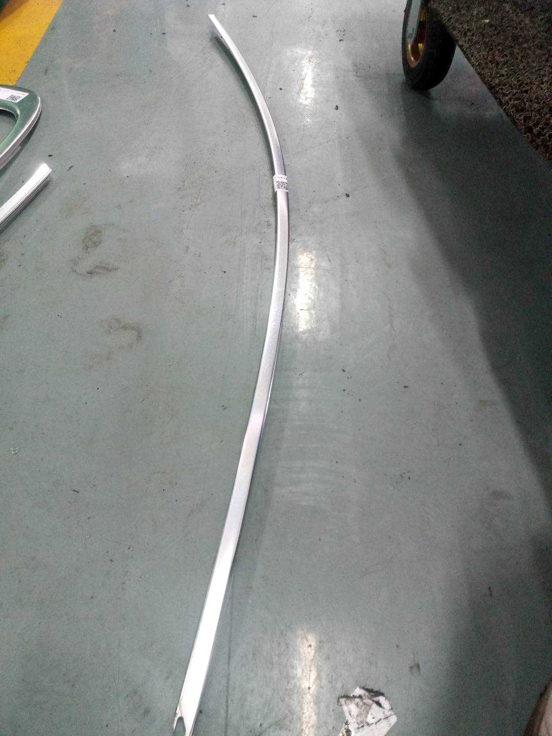 C2Z31344 Front Door Window Outer Molding (Upper Right)