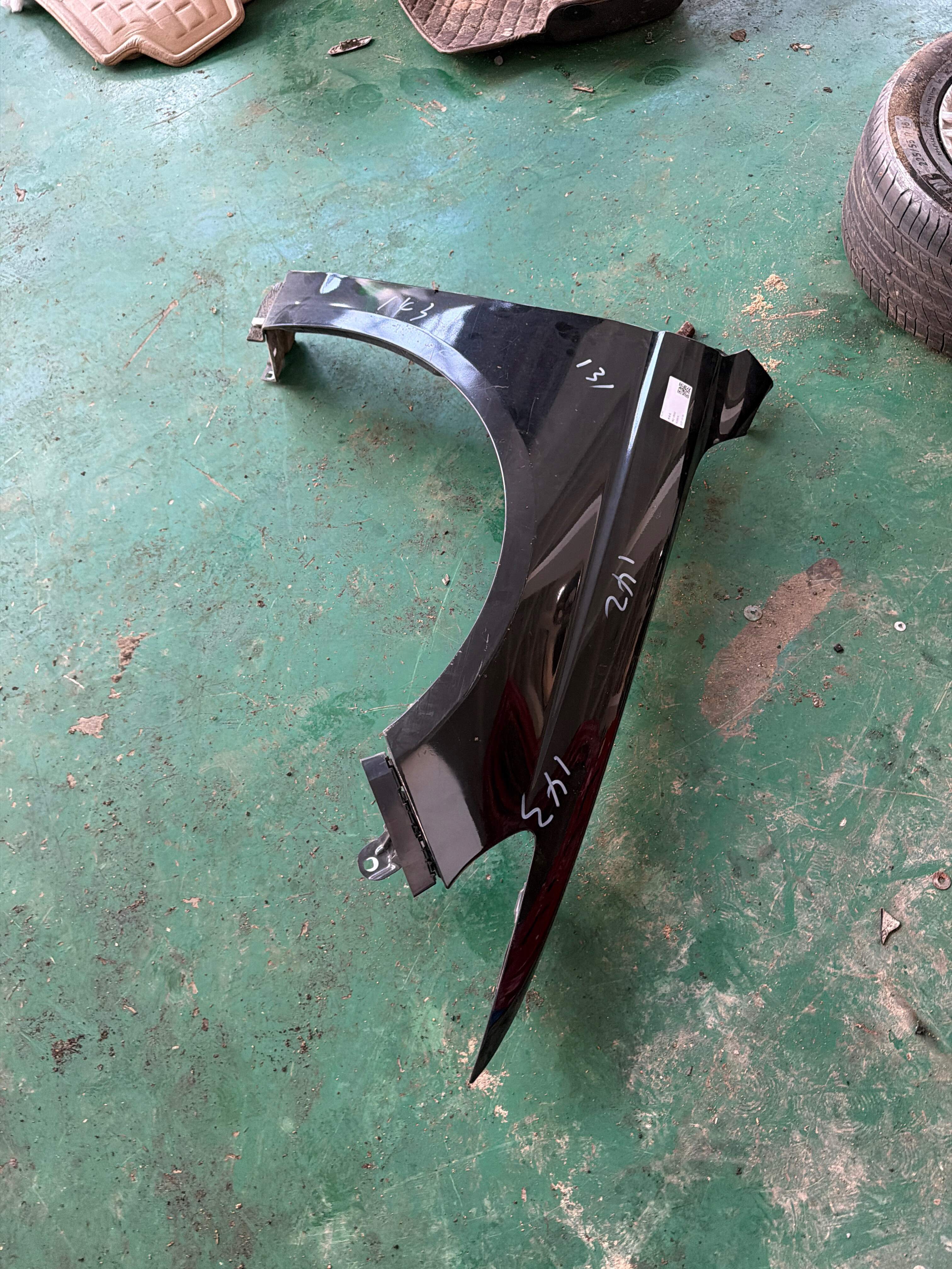 GR2BF16005AB Front Fender, Right
