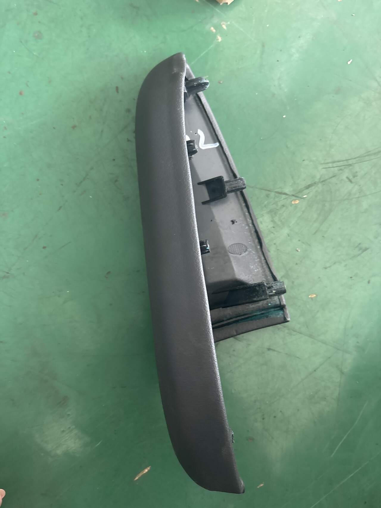 8U0867374 后门扶手(右)