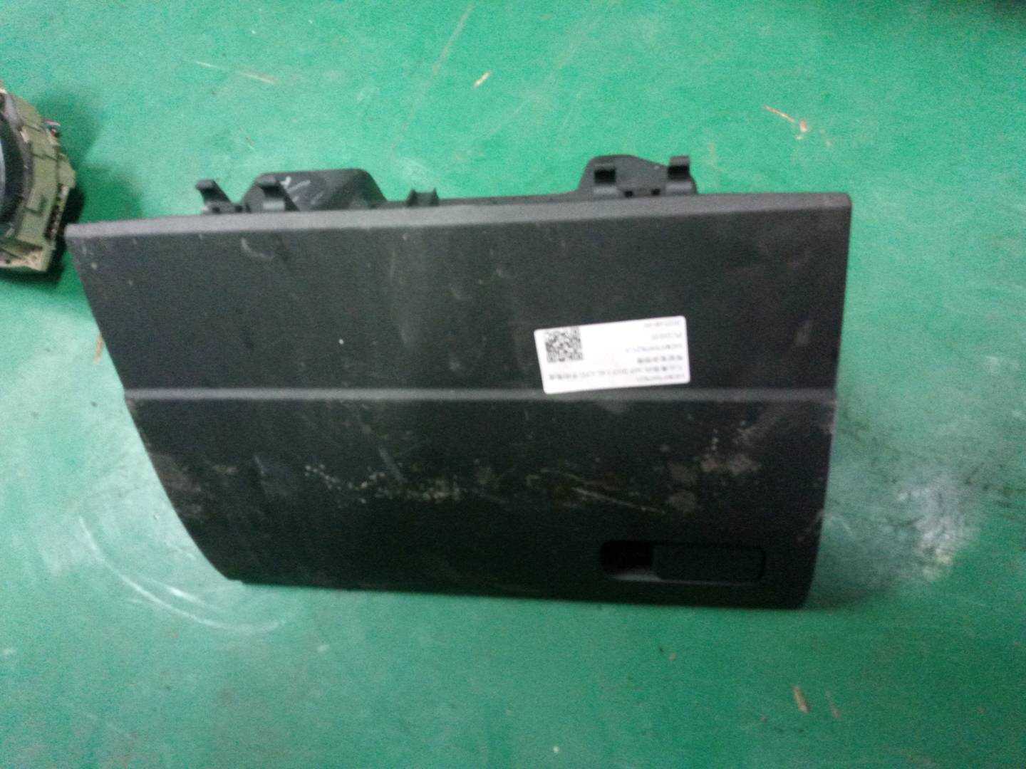 34D85709782V 仪表台杂物箱