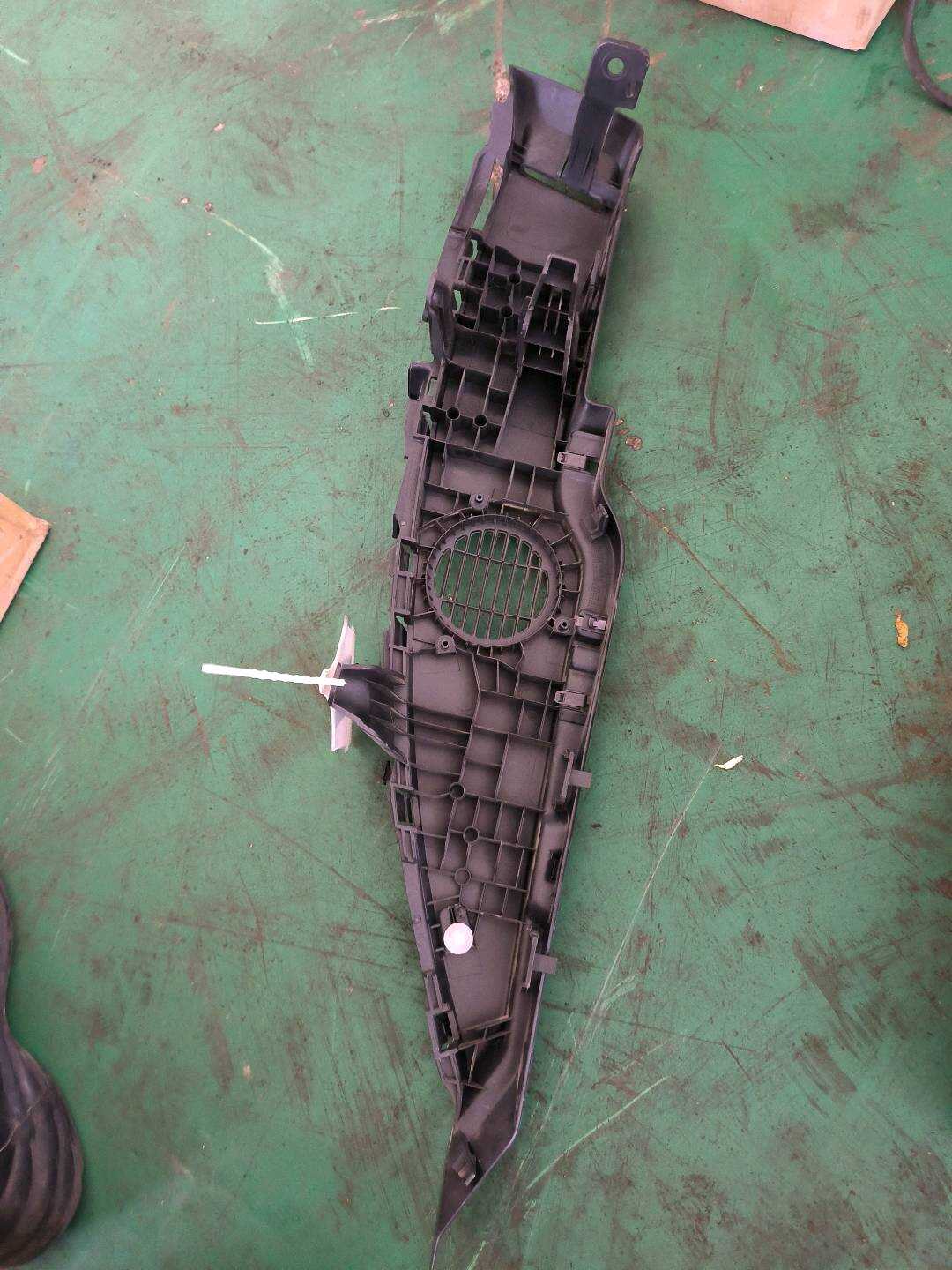 2991803 Partition Board Bracket Right