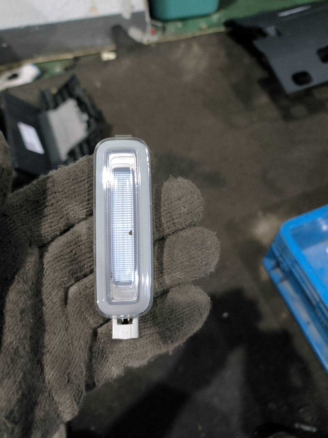 L8WD947105 Interior Dome Light, Front