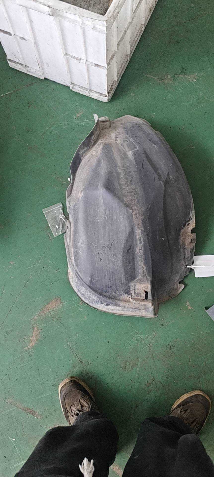 LR027396 Front Fender Liner, Rear Right