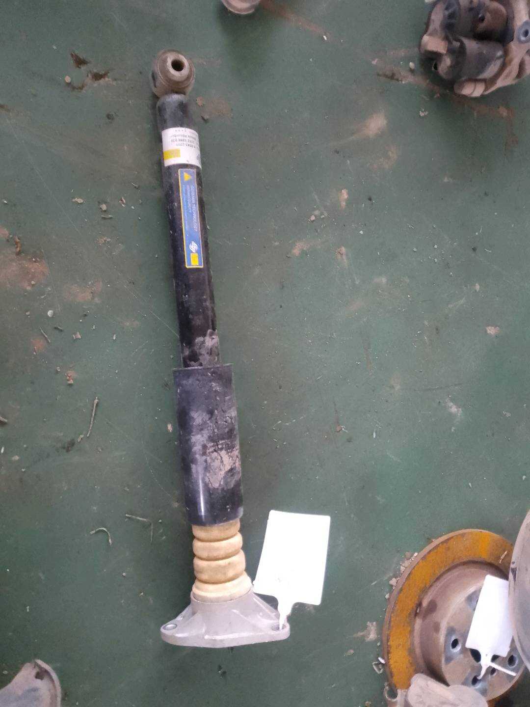 33526866039 后减震器芯