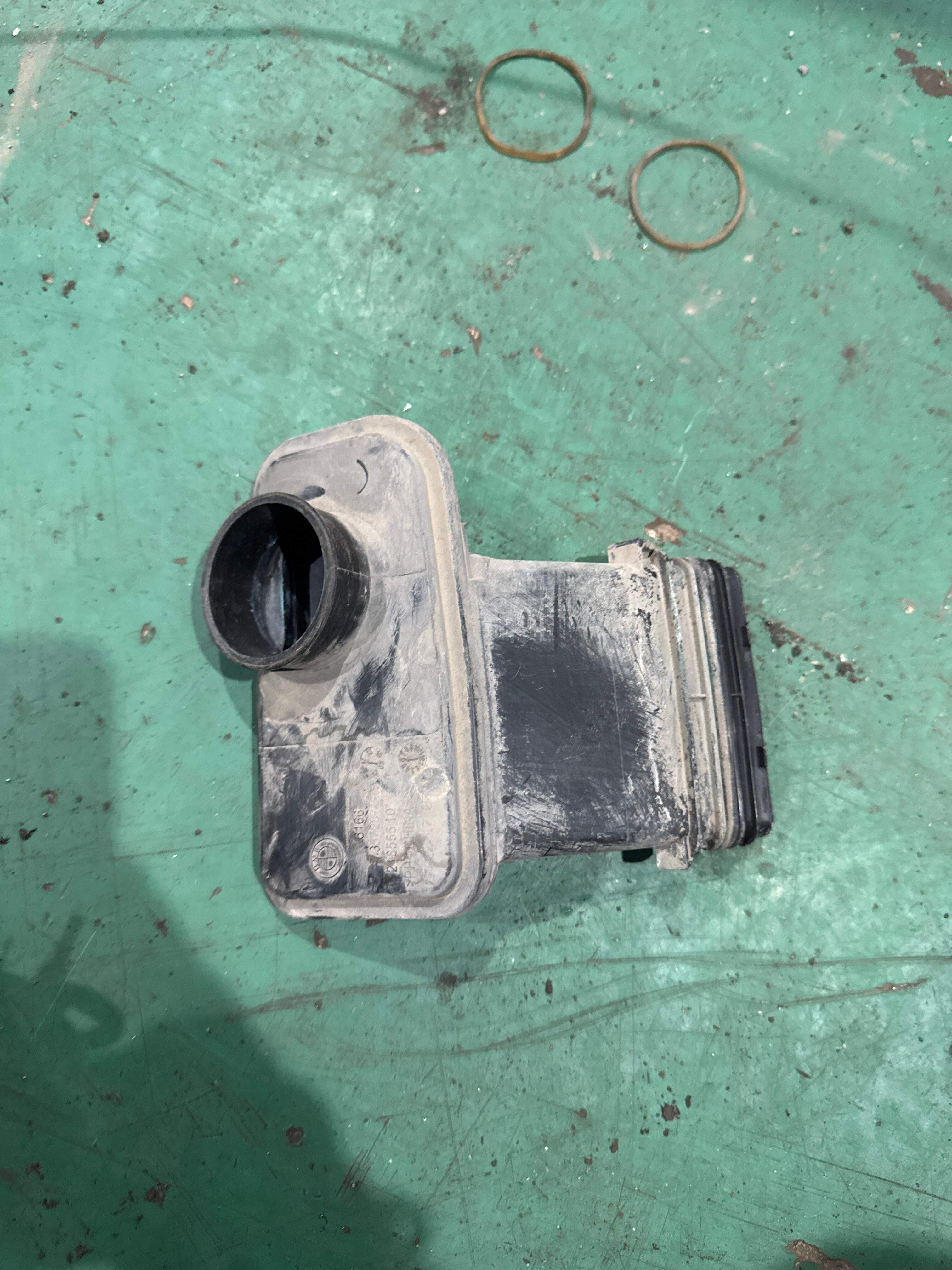 61667357287 Front Windshield Washer Reservoir Filler Pipe