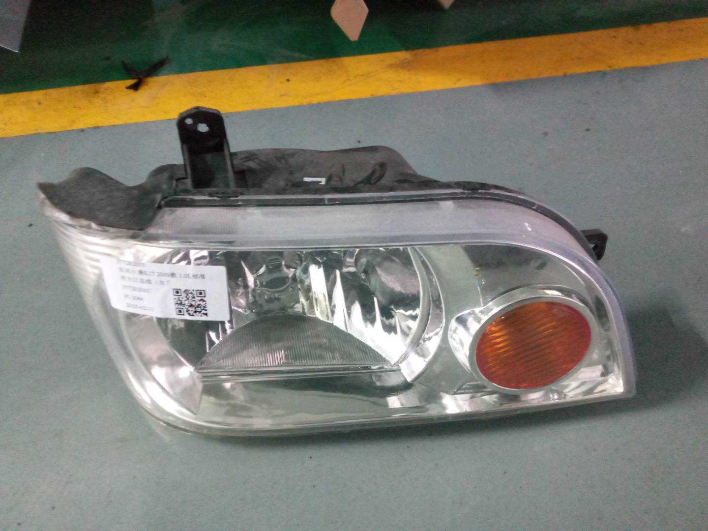 377202001 Front Headlight Assembly, Right