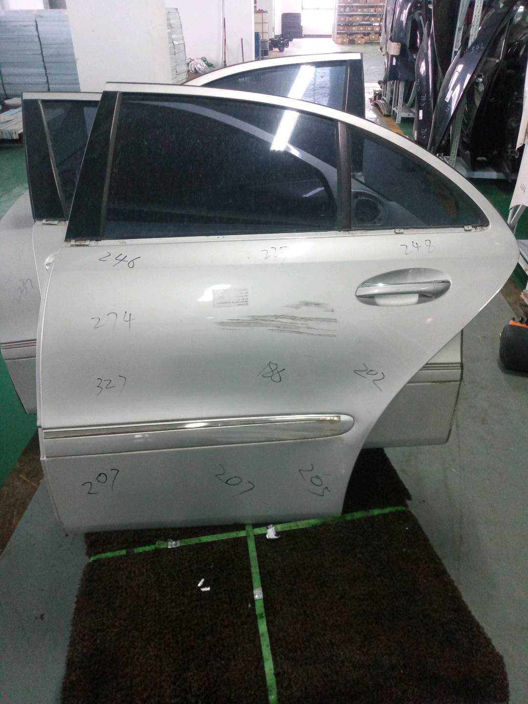 A2117300105 后门壳(左)