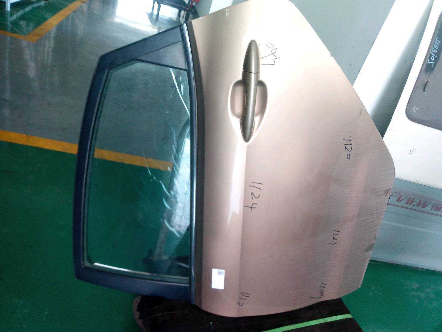 770034X000 后门壳(左)