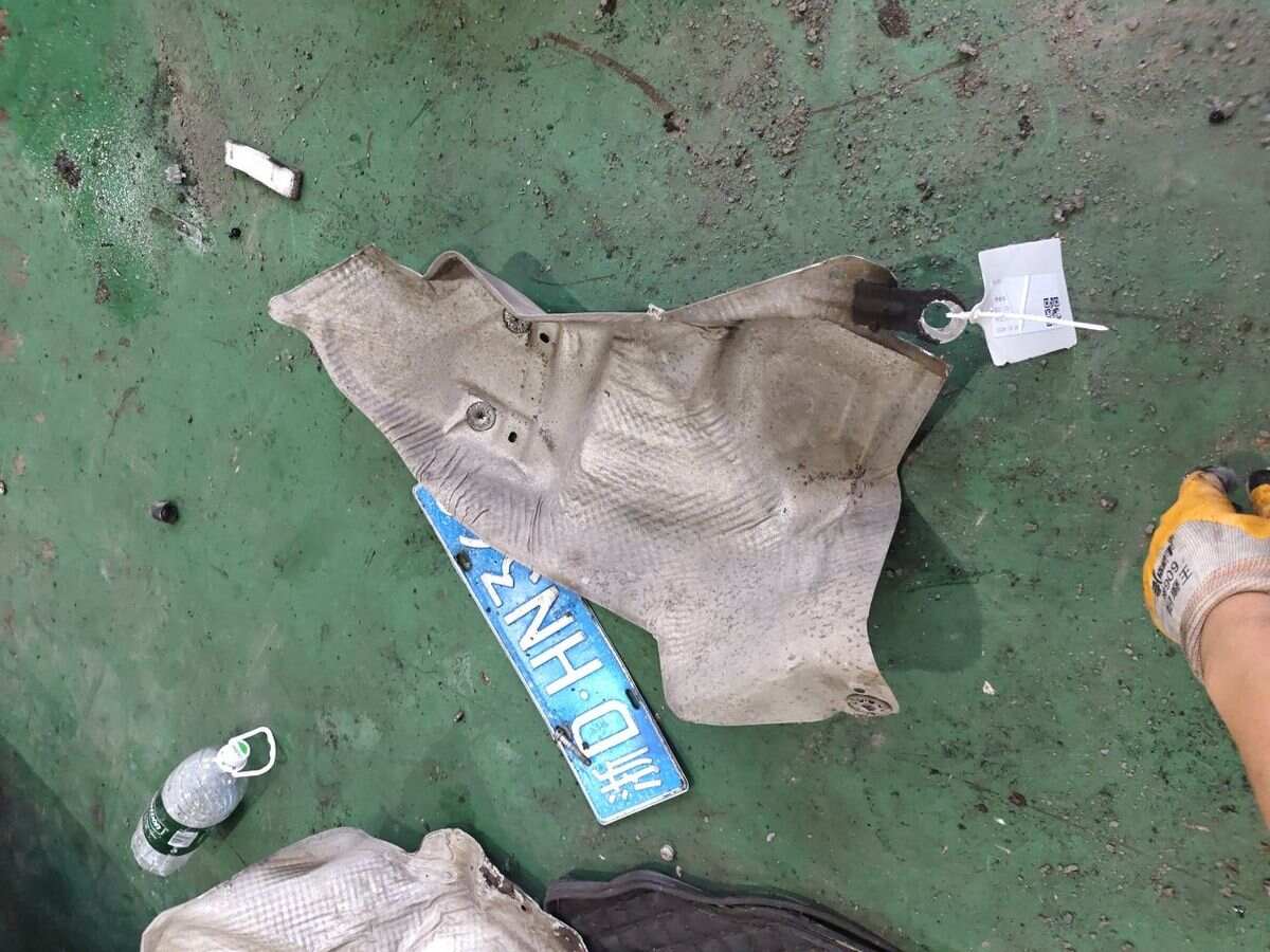 1K5825721C Exhaust Pipe Heat Shield, Rear Right