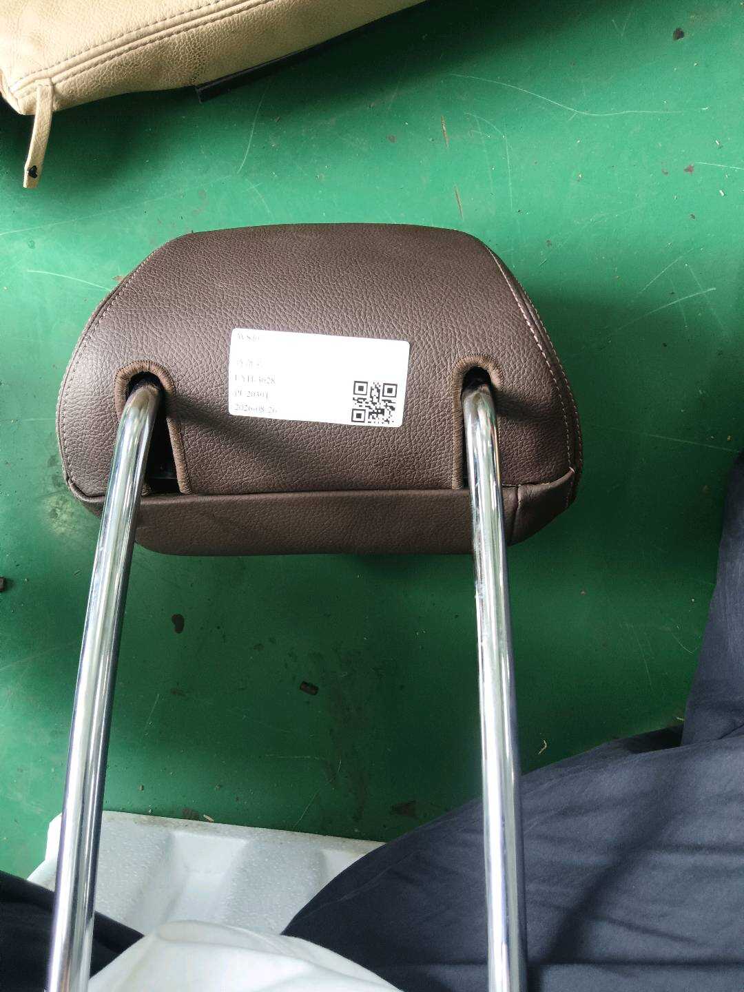 52107352404 副驾驶员座椅头枕