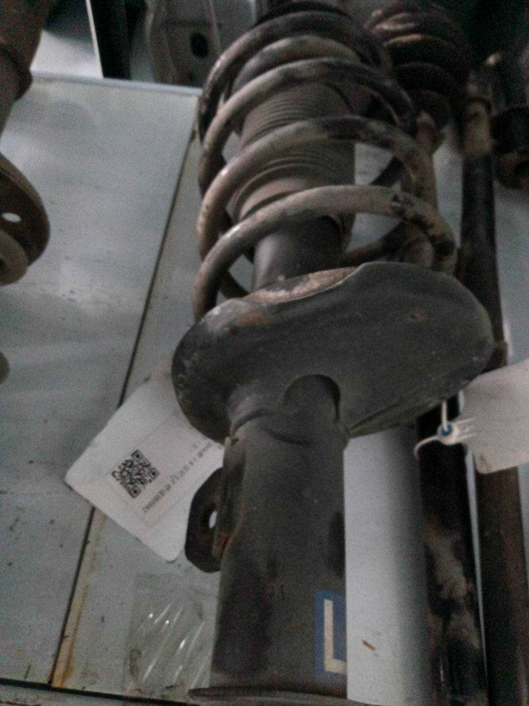 93733403 前减震器芯(左)