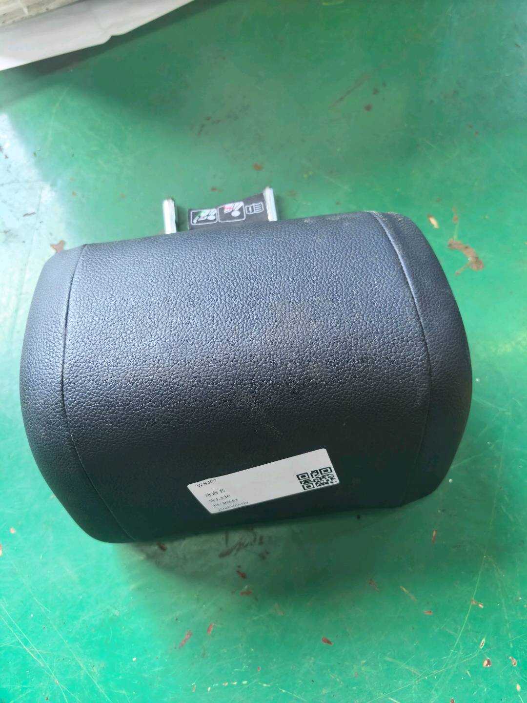 A1769700050 后座椅头枕(右)