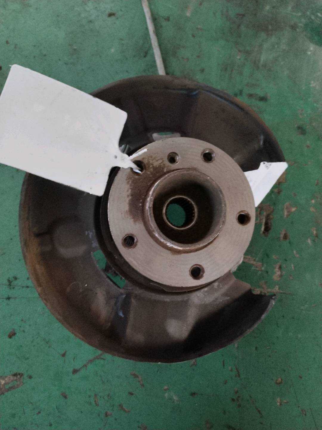 33416752381 Rear Wheel Hub, Left
