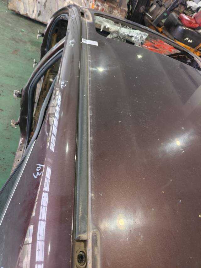 S65707112B 左顶盖饰条Ⅱ