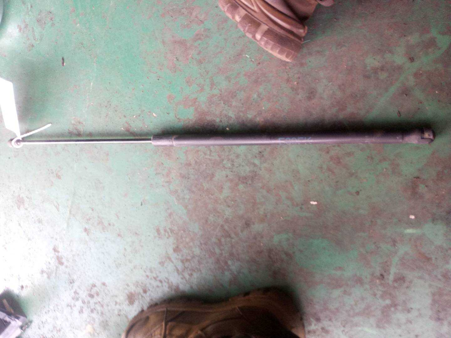 51237191528 前机盖撑杆