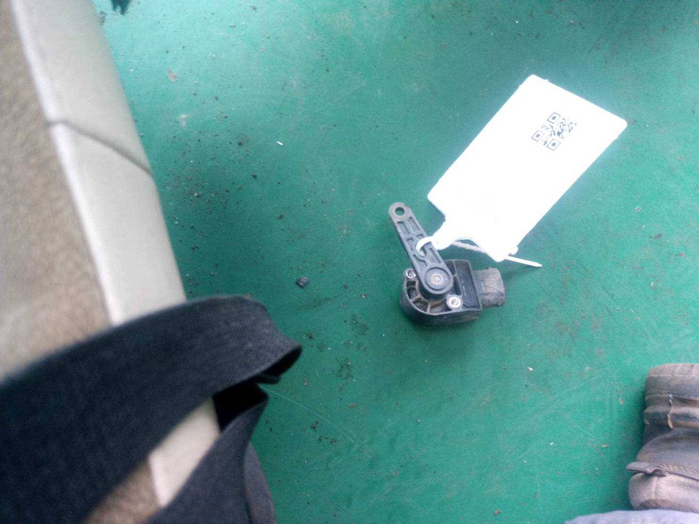 37146784075 车身高度传感器（前）