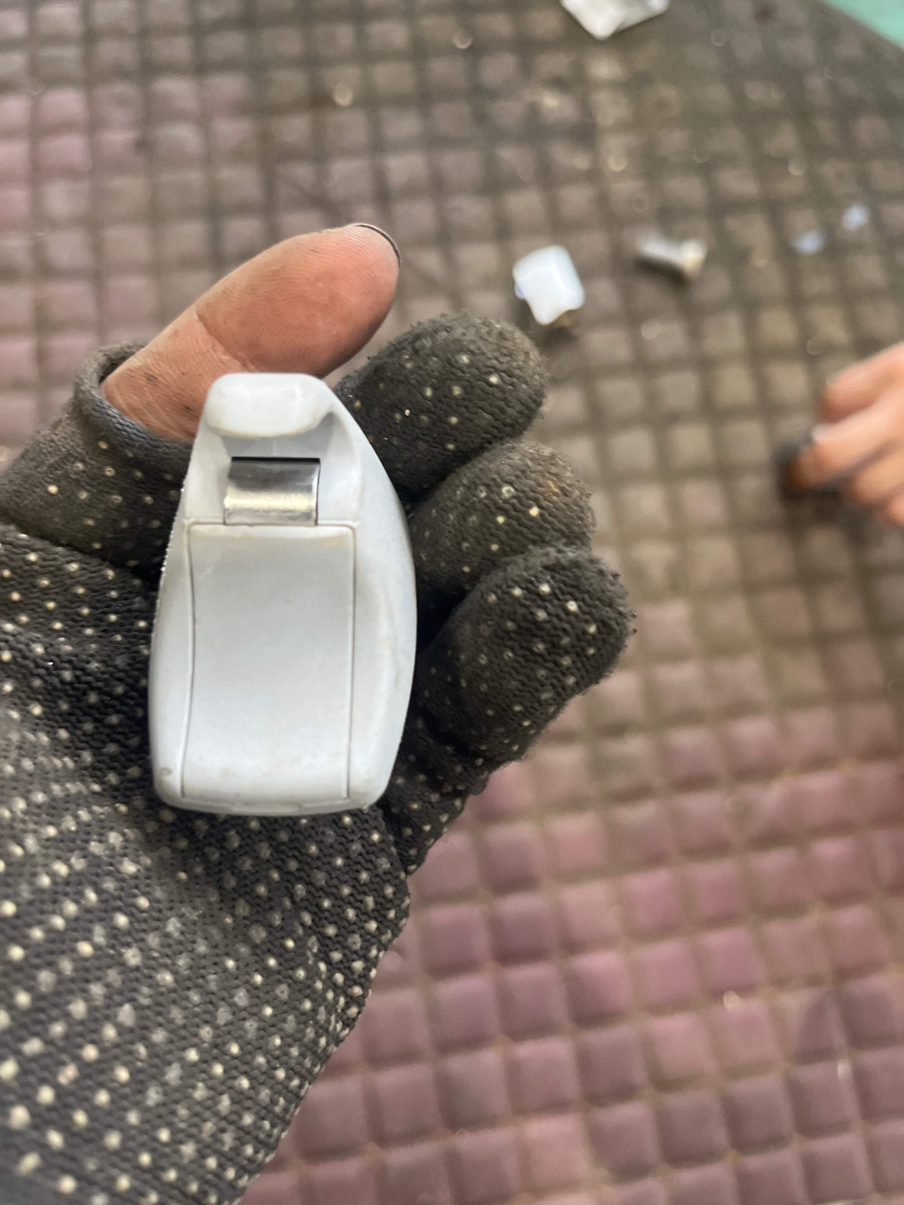51167486758 遮阳板卡扣