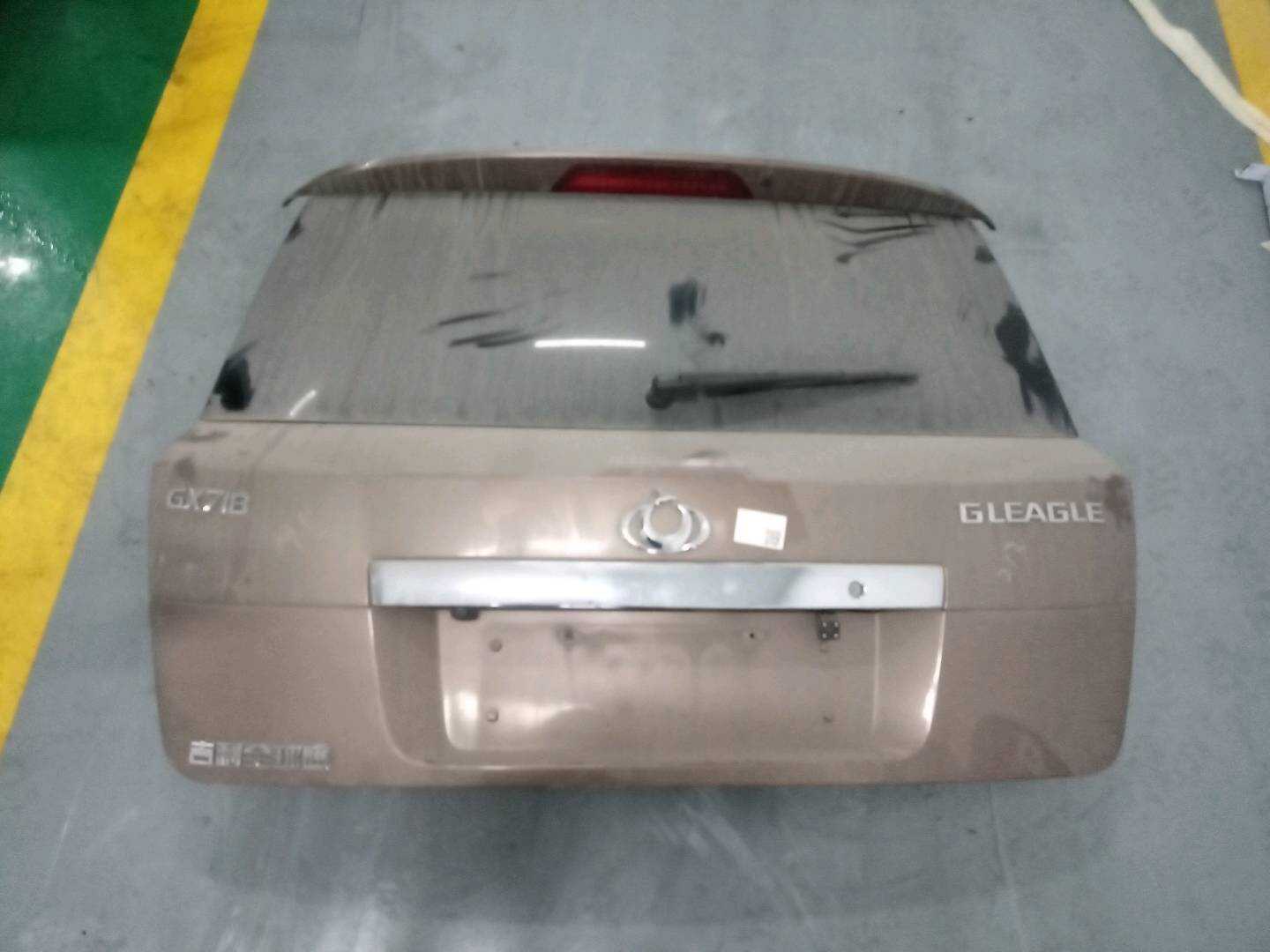 101201406460 尾盖总成