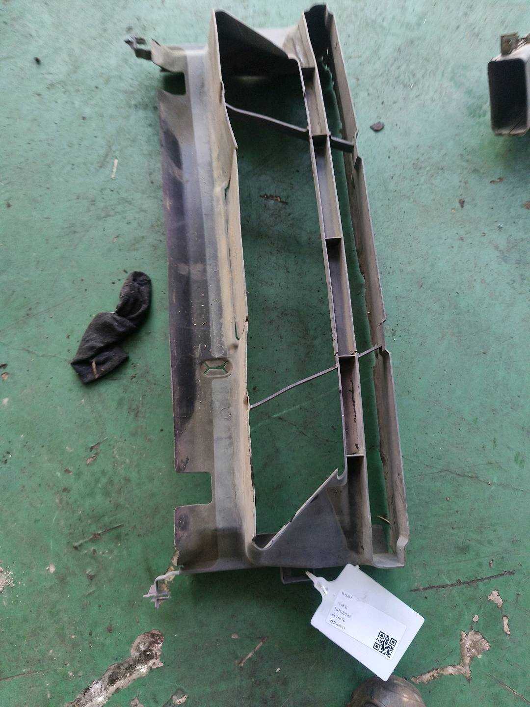 51747298988 水箱框架(下)