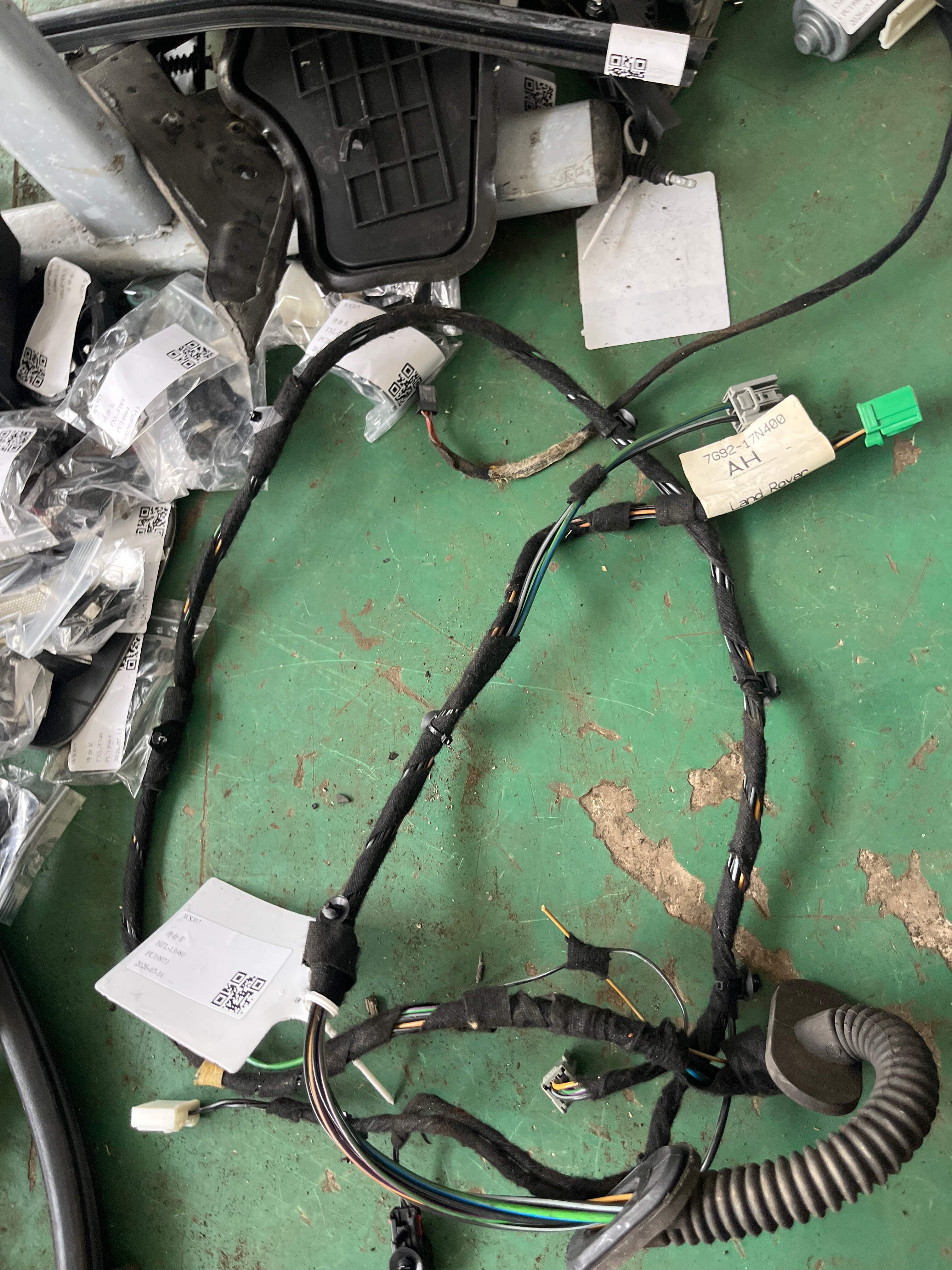 LR025563 Trunk Lid Wiring Harness