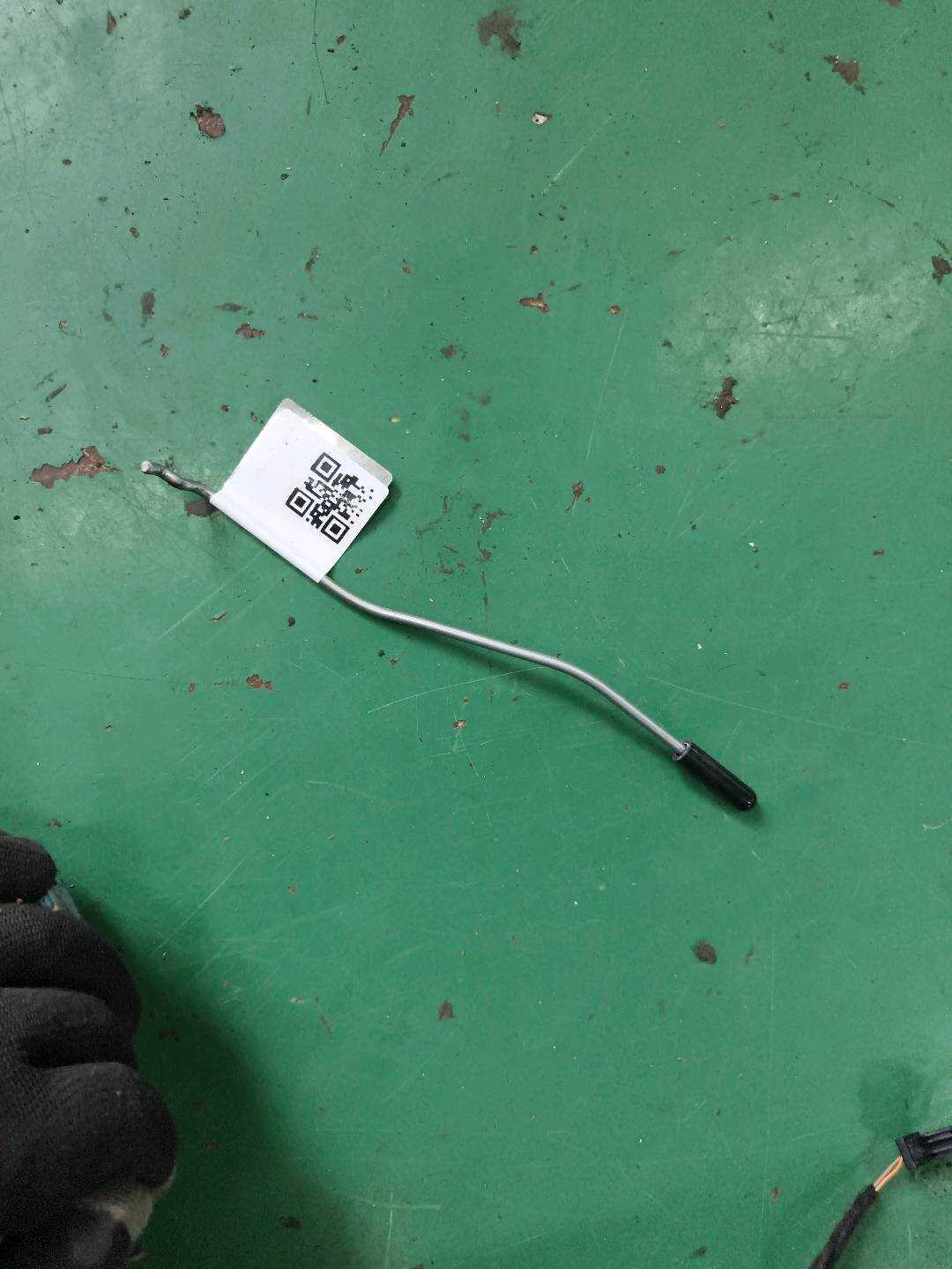 51217268701 前门锁止杆（左）