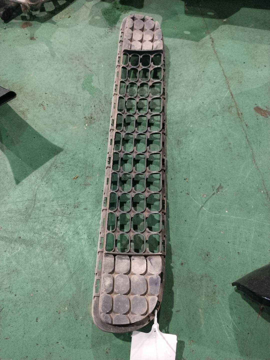 51119804004 下部格栅